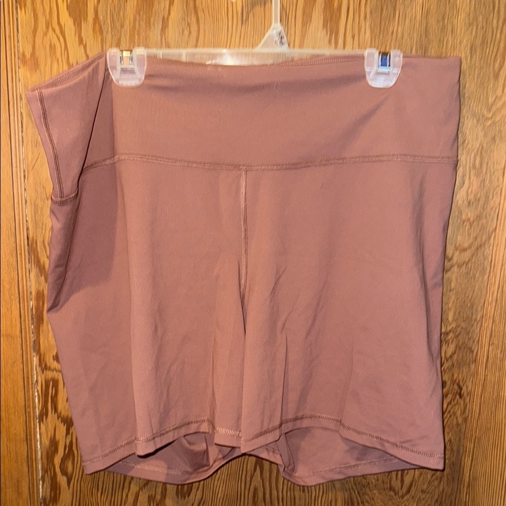 Old navy tan powersoft bike shorts